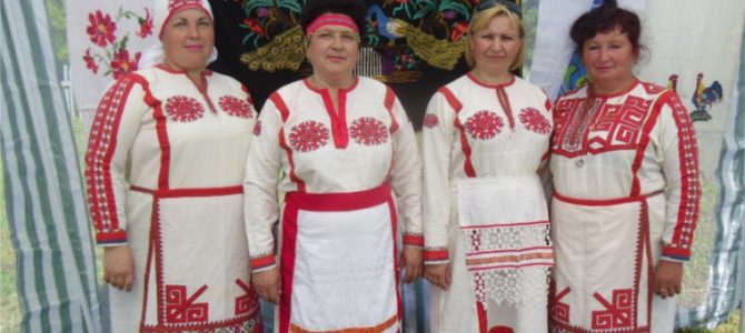 Вокальный ансамбль «Янгильдинка на фестивале-конкурсе «Чувашская национальная кухня» Вокальный ансамбль «Янгильдинка на фестивале-конкурсе «Чувашская национальная кухня»